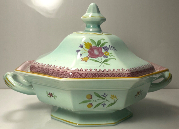 Adams Lowestoft Covered Vegetable Bowl 8 1/2" Crazed0
