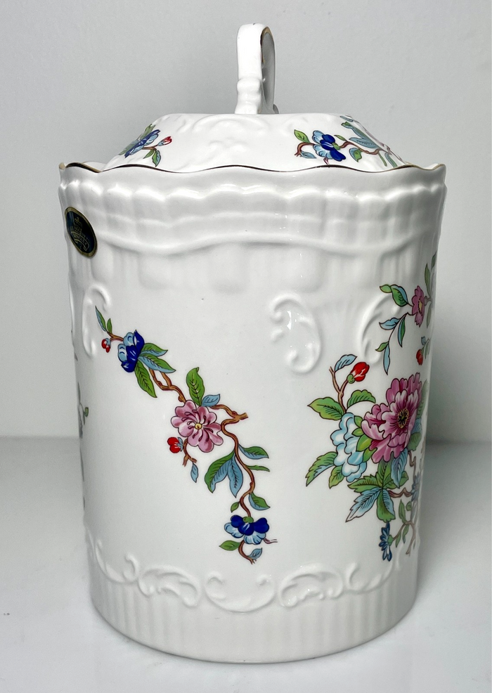Aynsley Pembroke Biscuit Barrel and Lid 7 3/4"1
