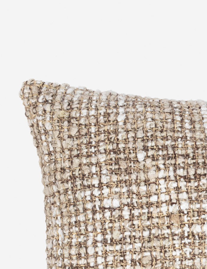 #color::ivory #style::lumbar