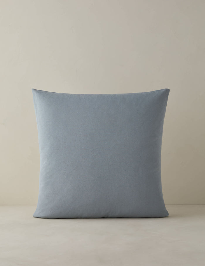 #color::blue-and-ivory #style::square #fill-type::pillow-cover-only #fill-type::with-feather-down-insert