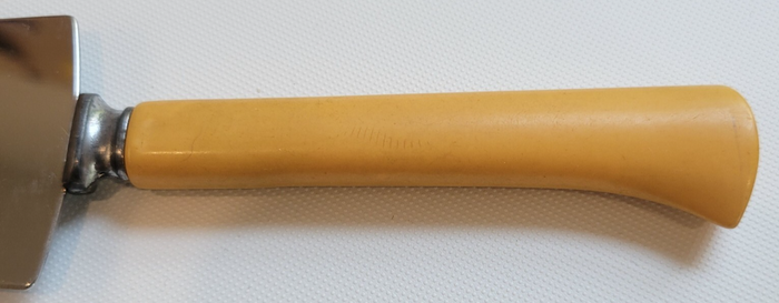 Burns Mfg Co Bakelite Yellow Handle Cake Pie Server 10" Stainless Blade1