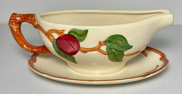Franciscan Apple USA Gravy Boat with Attached Underplate2