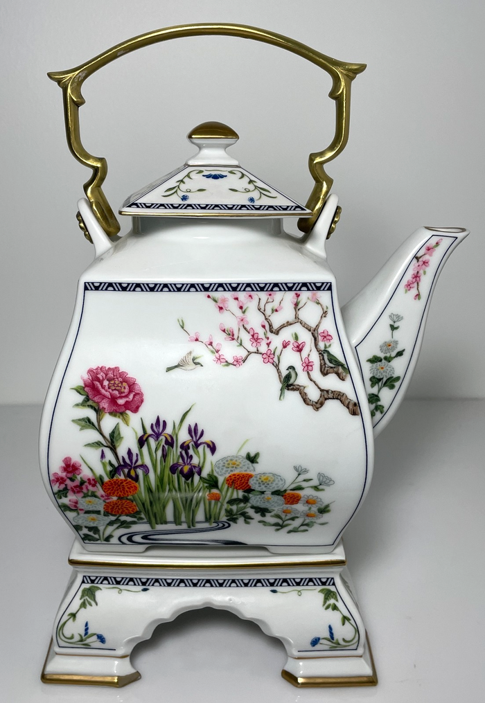 Franklin Mint Birds and Flowers of the Orient with Top Handle and Stand Tea Pot0