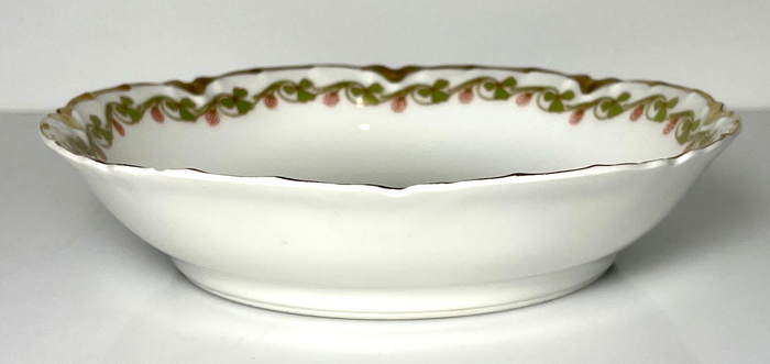 Haviland Clover Leaf Fruit Bowl 5 1/8"0