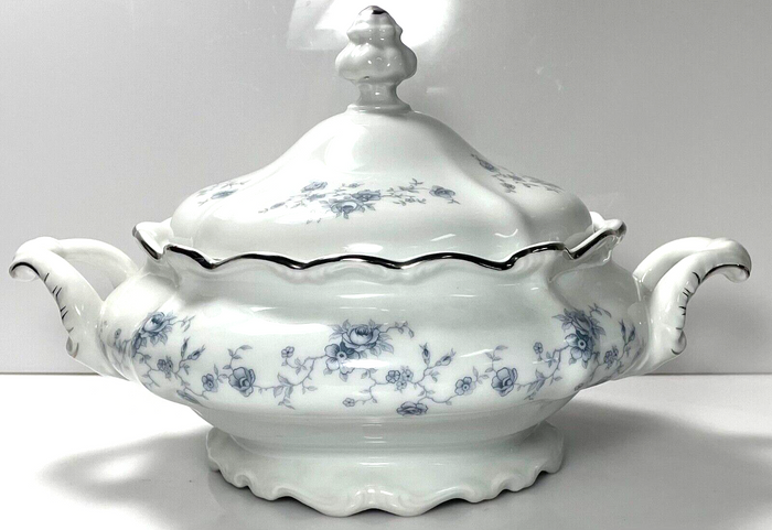 Johann Haviland Blue Garland Round Vegetable Bowl Covered 7 1/4" Stripe Handle0