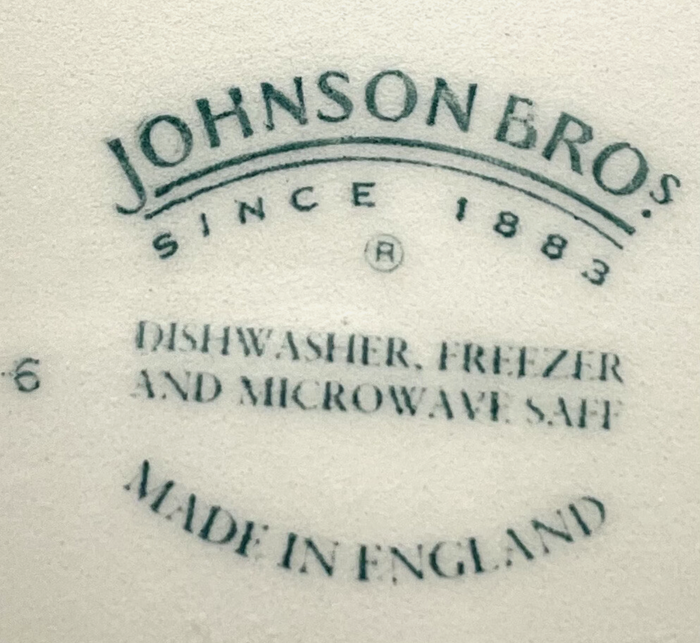 Johnson Brothers Victorian Christmas Cookies For Santa Plate 8 5/8"1
