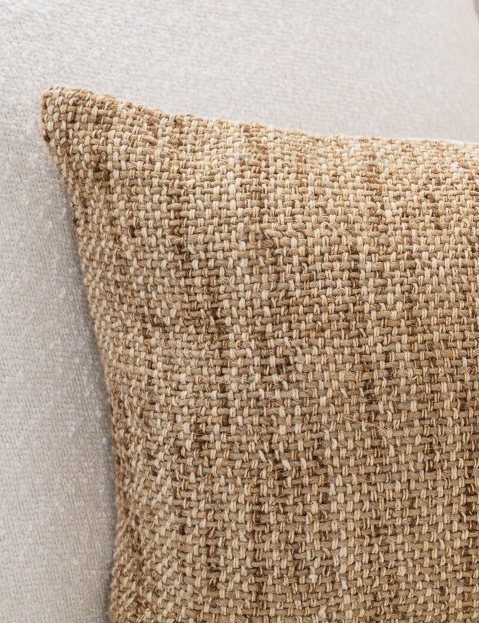#color::beige #style::lumbar