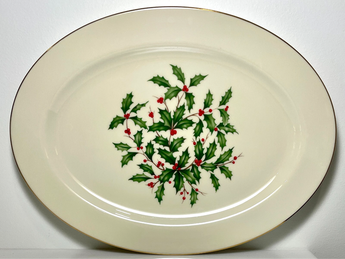 Lenox Holiday Presidential Oval Platter 13 5/8"0