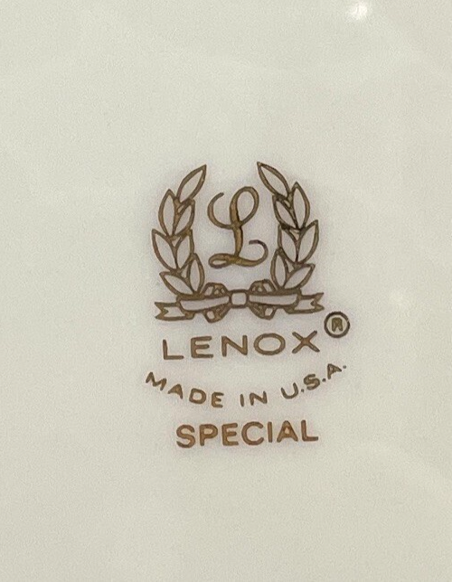 Lenox Holiday Presidential Oval Platter 13 5/8"1