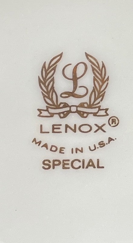 Lenox Special L5 Holiday Bud Vase 7 1/2"3