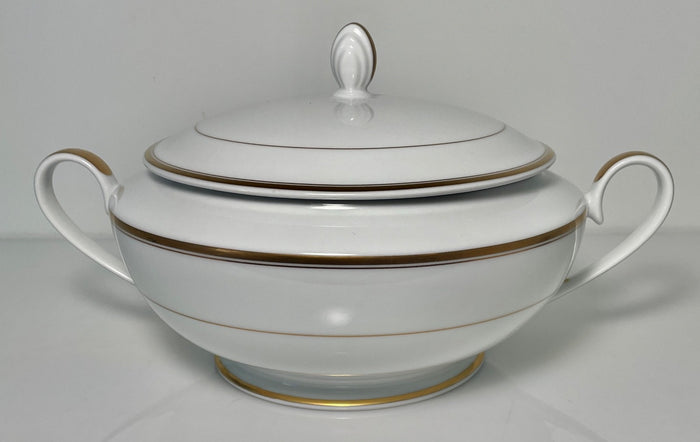 Mikasa Classic Gold Round 2 Quart Covered Casserole0