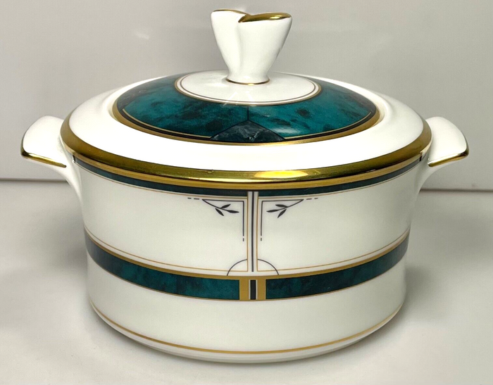 Mikasa Regalaire Sugar Bowl and Lid0