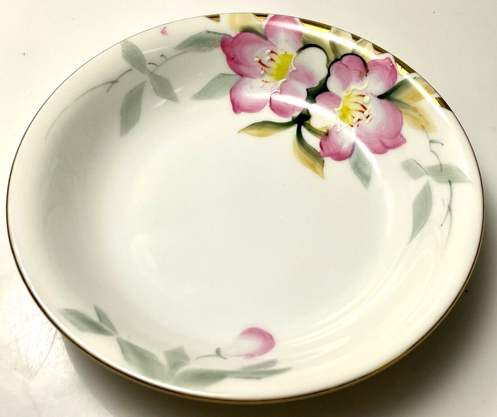 Noritake Azalea Fruit Bowl 5 1/4"0