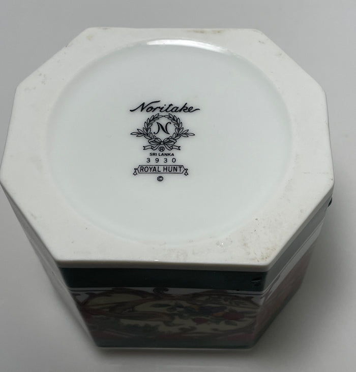 Noritake Royal Hunt Medium Household Box 3 7/8"4