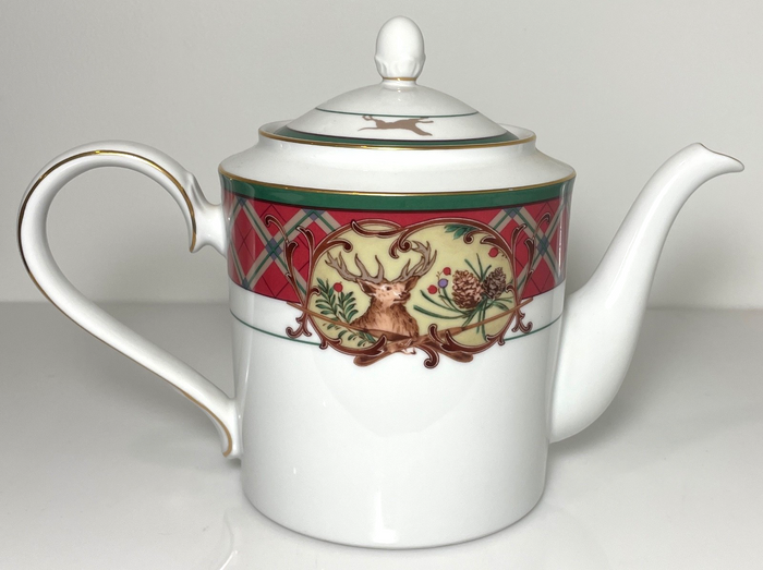 Noritake Royal Hunt Teapot and Lid 5 Cup 7 1/4"0