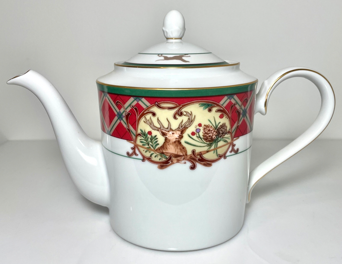 Noritake Royal Hunt Teapot and Lid 5 Cup 7 1/4"1