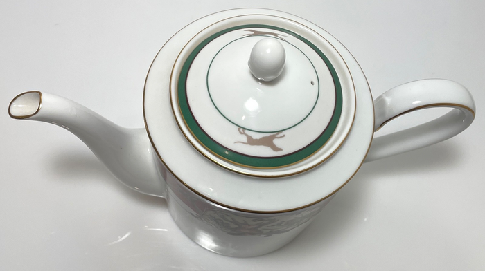 Noritake Royal Hunt Teapot and Lid 5 Cup 7 1/4"3