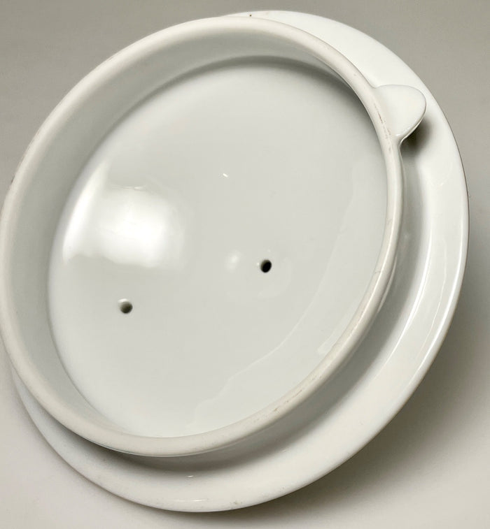 Noritake Royal Hunt Teapot and Lid 5 Cup 7 1/4"6