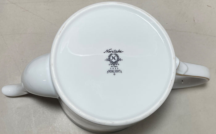 Noritake Royal Hunt Teapot and Lid 5 Cup 7 1/4"7