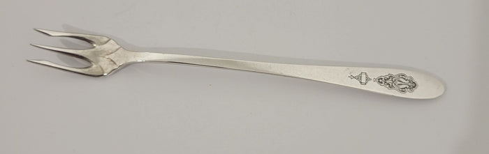 Oneida Community Bird of Paradise Cocktail Fork 6 1/8" Flatware Silverplate0