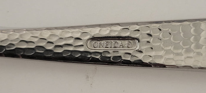 Oneida Illuma  Teapoons 6 1/4" China Stainless 18 8 Hammered Flatware Pack of 32