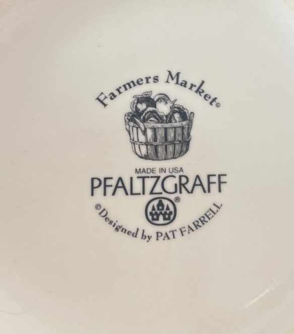 Pfaltzgraff Farmers Market Creamer 4" Lemon 14 Ounce1