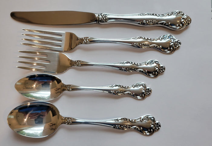 Reed & Barton Wisteria 5 Piece Place Setting Silverplate0