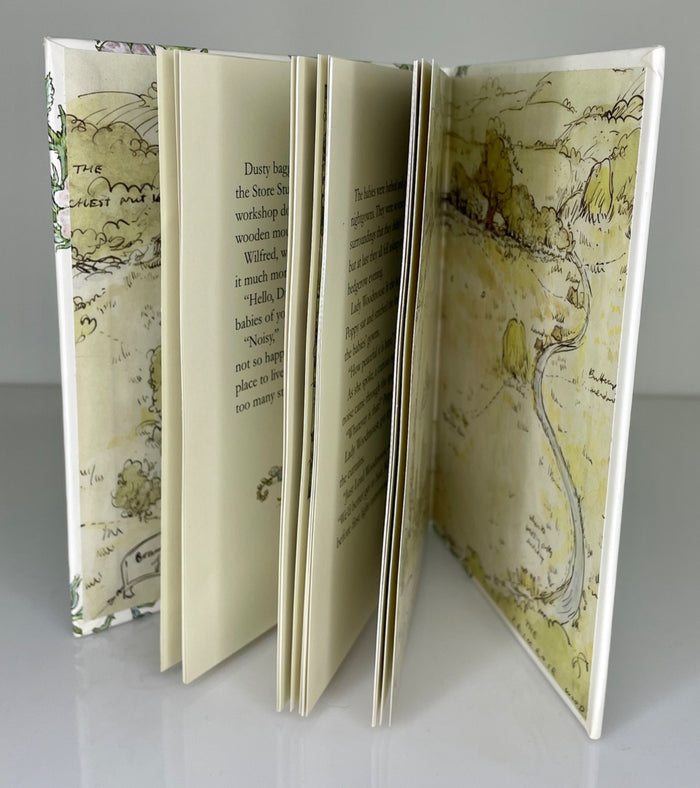 Royal Doulton Brambly Hedge Poppy's Babies Hardcover Book1