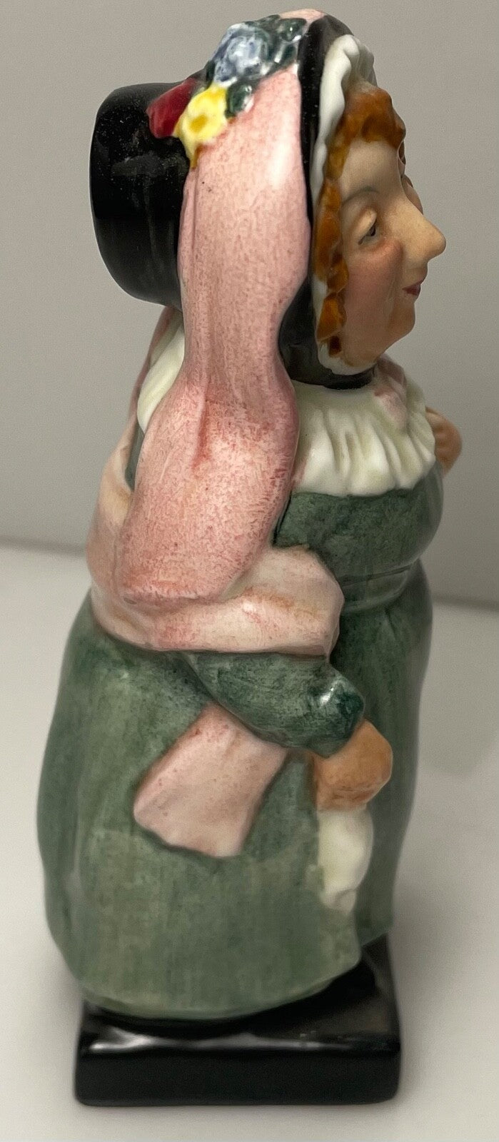 Royal Doulton Dickens Miniature Figurine Mrs Bardell 4 1/4"1