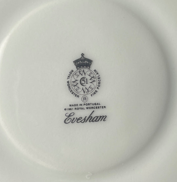 Royal Worcester Evesham Gold Cup and Saucer Set Portugal3