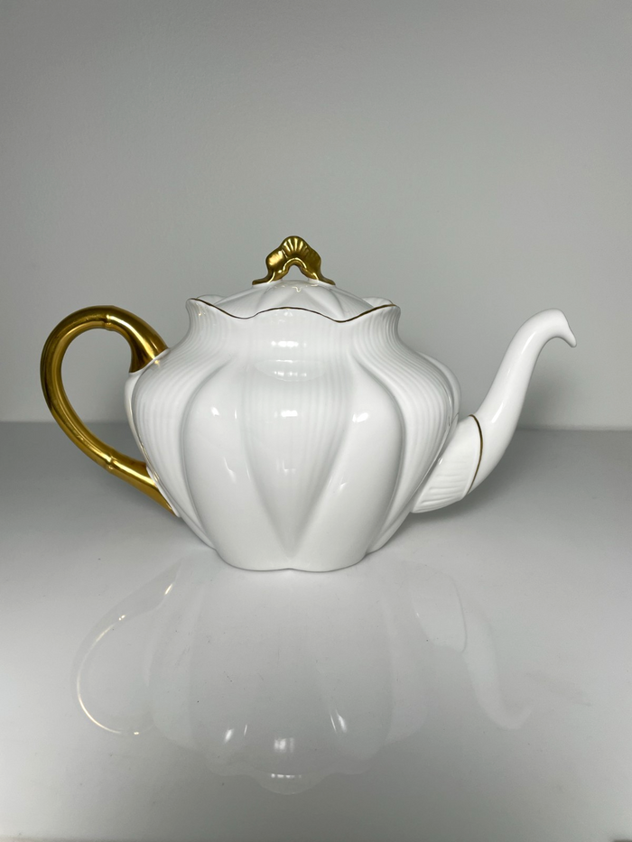 Shelley Regency Teapot and Lid 4 Cup 6 1/4"1