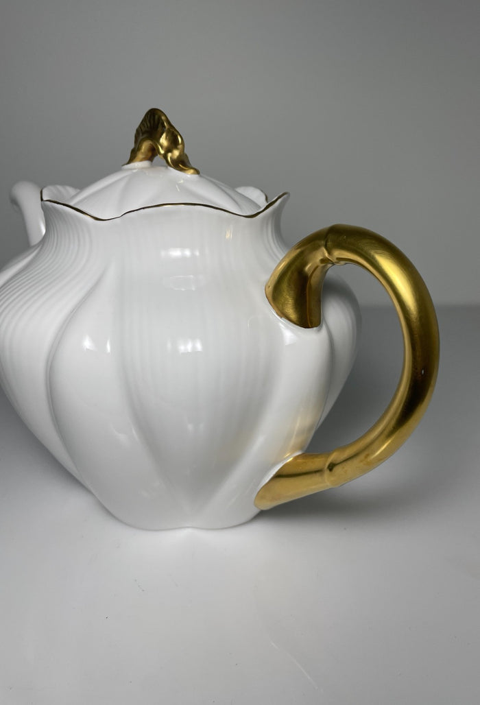 Shelley Regency Teapot and Lid 4 Cup 6 1/4"5