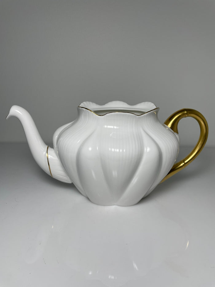 Shelley Regency Teapot and Lid 4 Cup 6 1/4"6