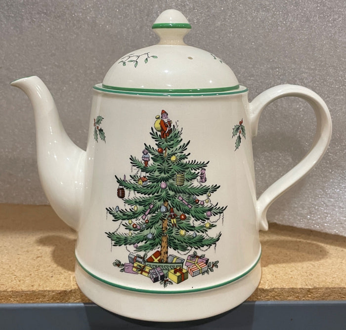 Spode Christmas Tree Ascot Teapot and Lid 5 Cup 7 3/4"0
