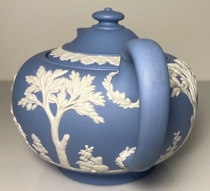 Wedgwood Cream Color on Lavender Pale Blue Jasperware Teapot and Lid 5" 4 Cup2