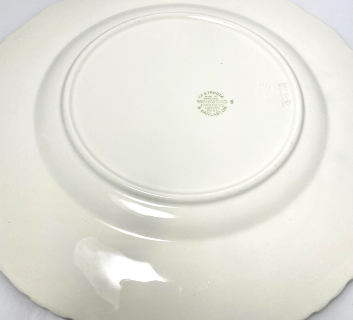 Wedgwood Lavender on Cream Color Bread and Butter Plate 6 1/4" Shell Edge3