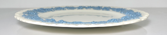 Wedgwood Lavender on Cream Color Dinner Plate 10 5/8" Shell Edge1