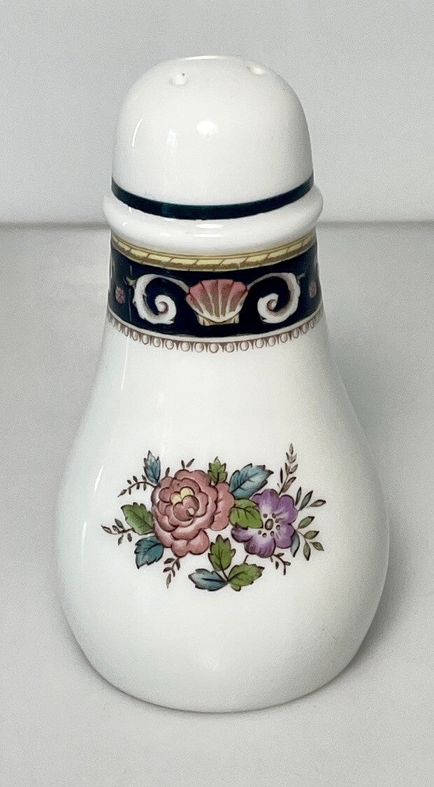 Wedgwood Runnymede Blue 3 Hole Shaker 3 3/4"0