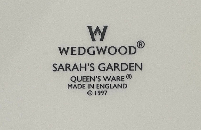 Wedgwood Sarah's Garden Round Stacking Covered Vegetable Bowl 9 1/2"4