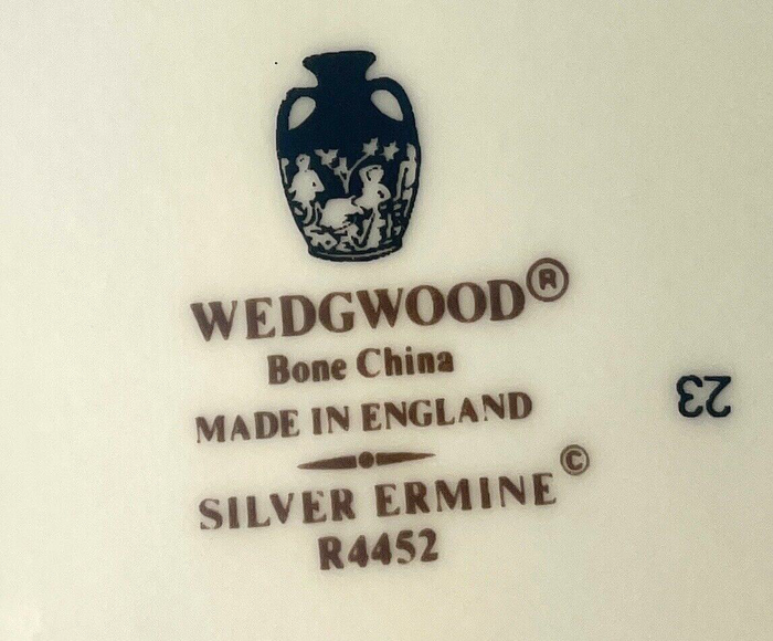 Wedgwood Silver Ermine Traditional Oval Platter 15 1/2"1