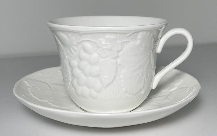 Wedgwood Strawberry and Vine Cup and Saucer Set0