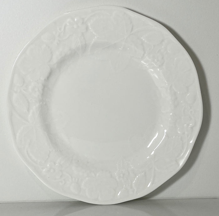 Wedgwood Strawberry and Vine Dinner Plate 11 1/8"1