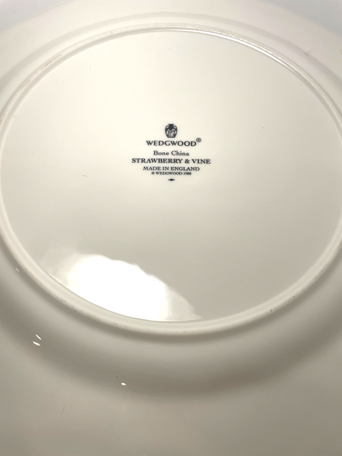 Wedgwood Strawberry and Vine Dinner Plate 11 1/8"3
