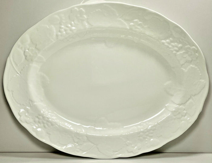 Wedgwood Strawberry and Vine Oval Serving Platter 15 1/4" Made in England0