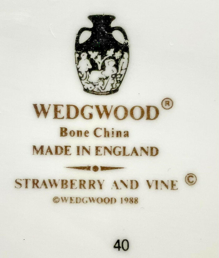 Wedgwood Strawberry and Vine Oval Serving Platter 15 1/4" Made in England1